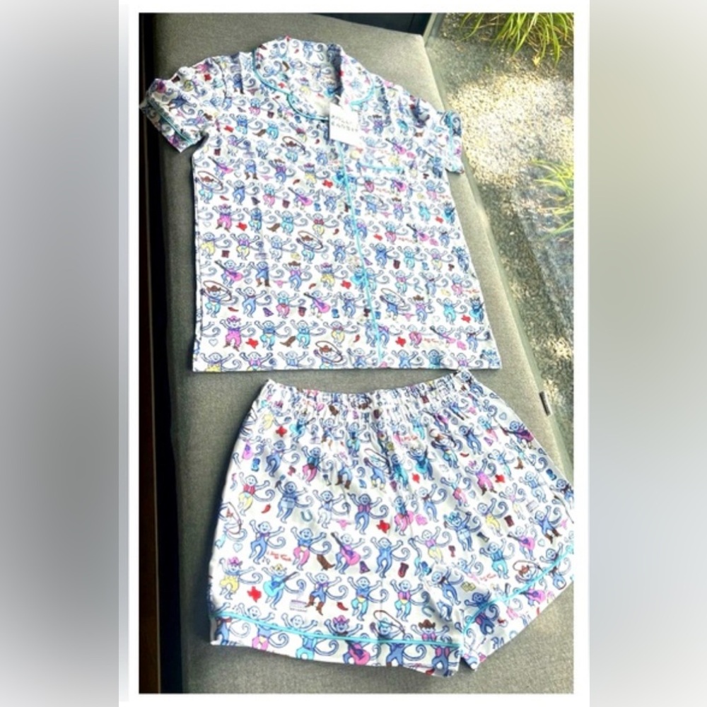 Roller Rabbit Pajamas 2- piece shorts and short sleeve Polo set Size Small - Picture 4 of 6
